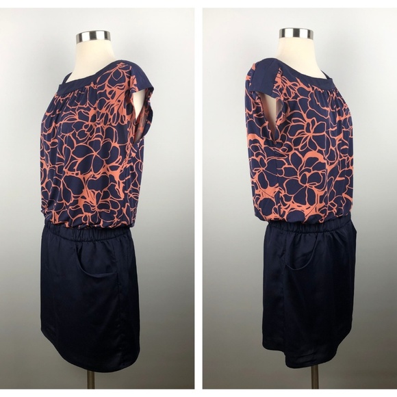 The Limited Dress with Pockets Small - Picture 2 of 6